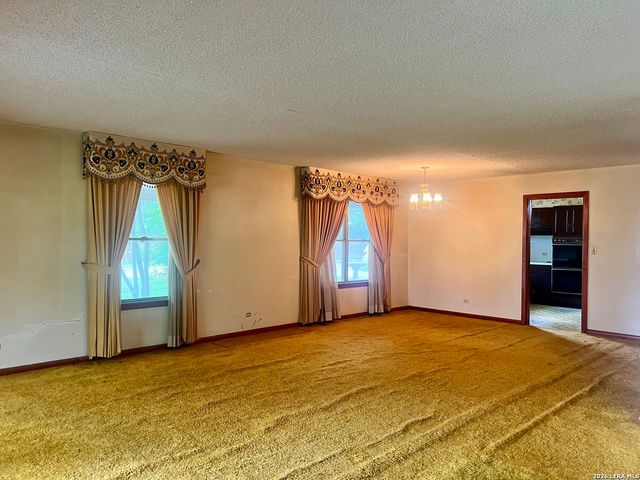 364 School Dr, Poteet, TX 78065