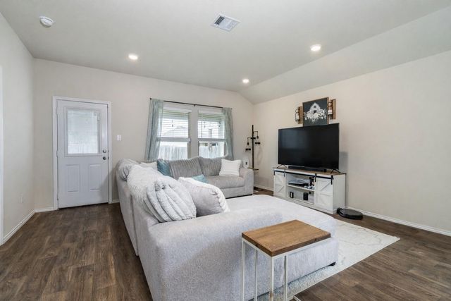 113 Blanco Drive, Huntsville, TX 77340