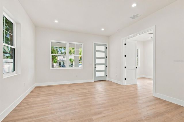 5310 7TH AVENUE N, St Petersburg, FL 33710