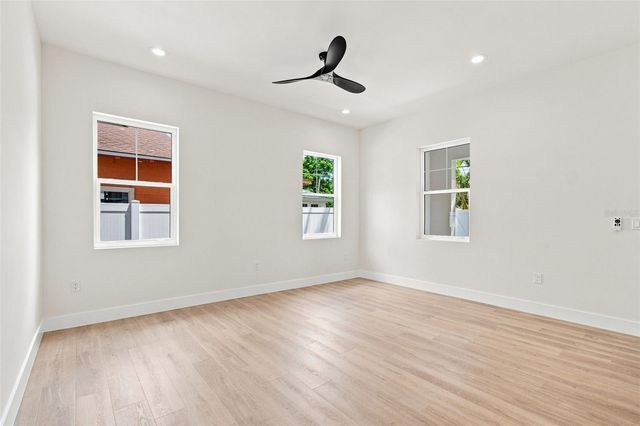 5310 7TH AVENUE N, St Petersburg, FL 33710