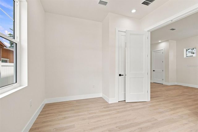 5310 7TH AVENUE N, St Petersburg, FL 33710