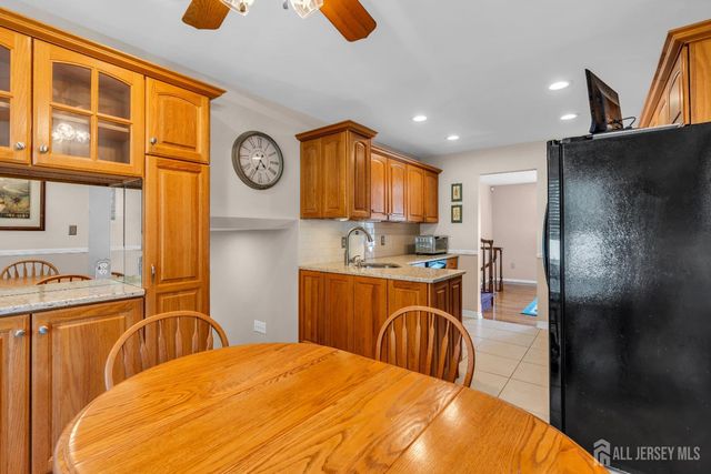 11 Diana Court, East Brunswick, NJ 08816