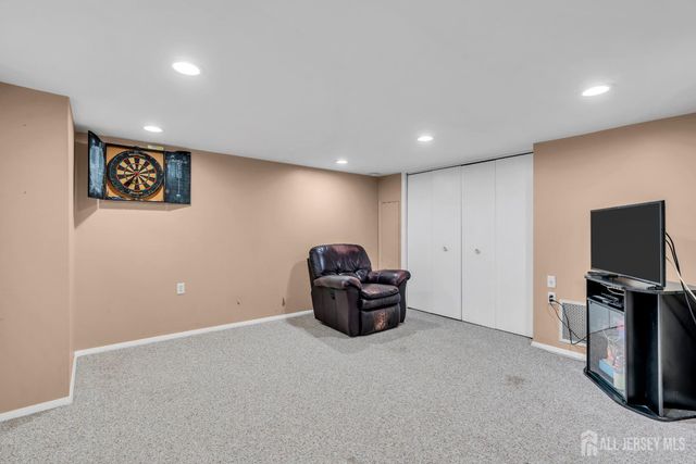 11 Diana Court, East Brunswick, NJ 08816