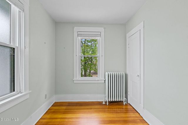 18 Oakwood Street, Albany, NY 12208