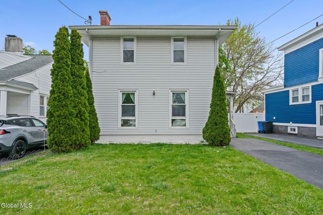18 Oakwood Street, Albany, NY 12208