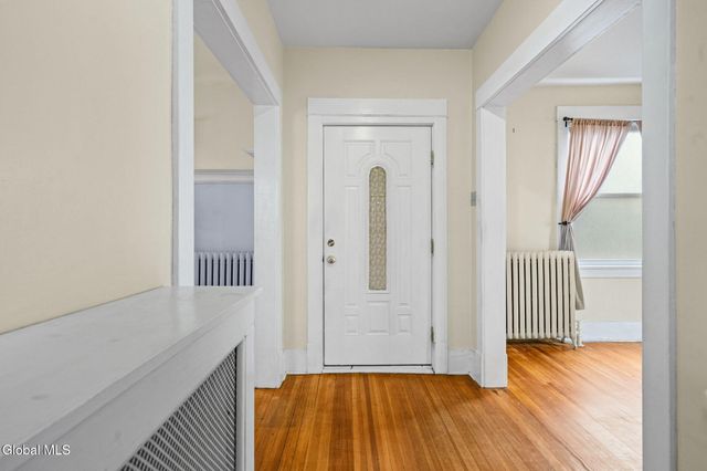 18 Oakwood Street, Albany, NY 12208