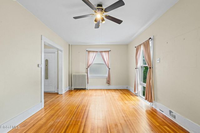 18 Oakwood Street, Albany, NY 12208