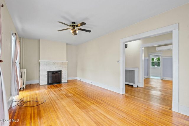 18 Oakwood Street, Albany, NY 12208