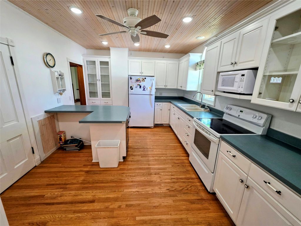 Image 19 of property listing at 9 4th Avenue, Shell Lake, WI 54871