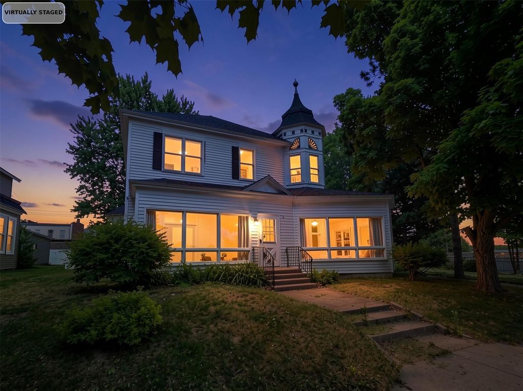 Image 4 of property listing at 9 4th Avenue, Shell Lake, WI 54871