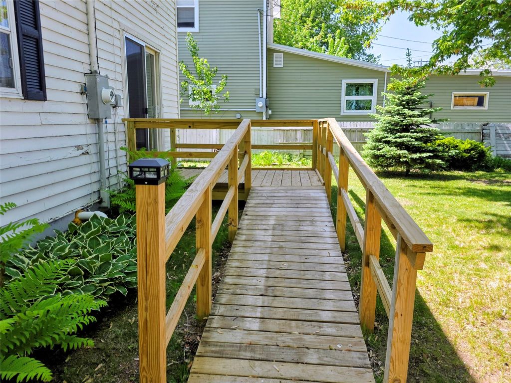 Image 6 of property listing at 9 4th Avenue, Shell Lake, WI 54871