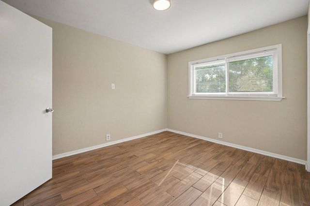 6500 Haden Drive, Hitchcock, TX 77563