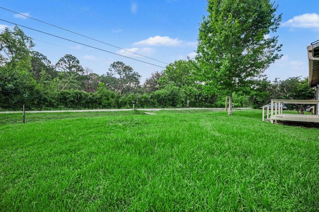 6500 Haden Drive, Hitchcock, TX 77563