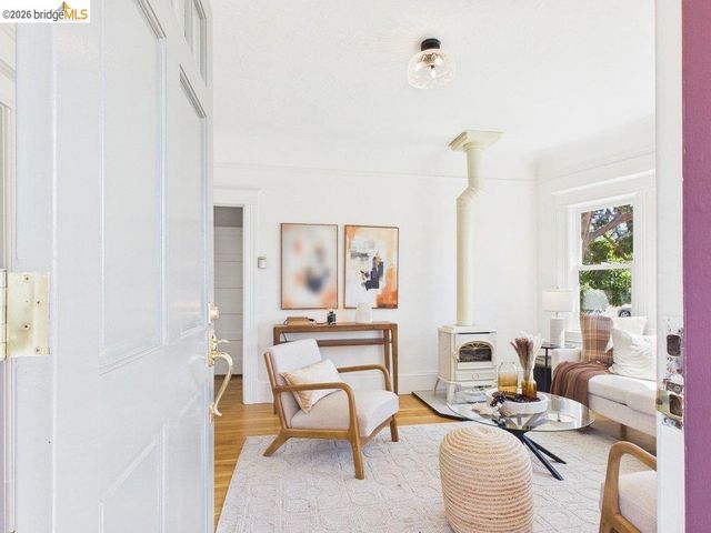 3621 Rhoda Ave, Oakland, CA 94602