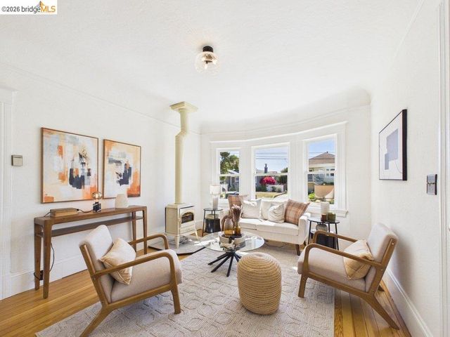 3621 Rhoda Ave, Oakland, CA 94602