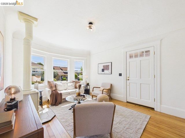 3621 Rhoda Ave, Oakland, CA 94602