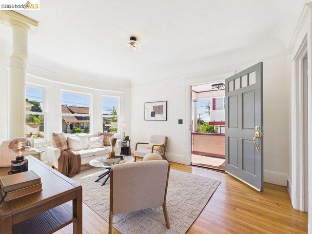 3621 Rhoda Ave, Oakland, CA 94602