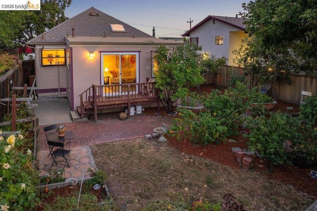 3621 Rhoda Ave, Oakland, CA 94602