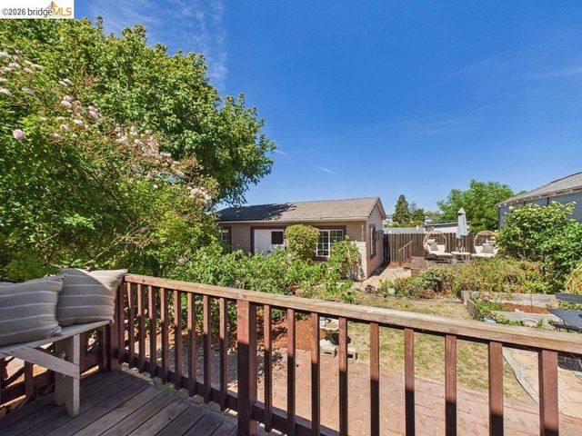 3621 Rhoda Ave, Oakland, CA 94602