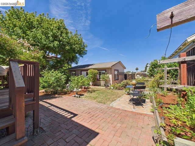 3621 Rhoda Ave, Oakland, CA 94602