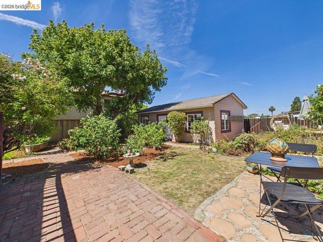 3621 Rhoda Ave, Oakland, CA 94602