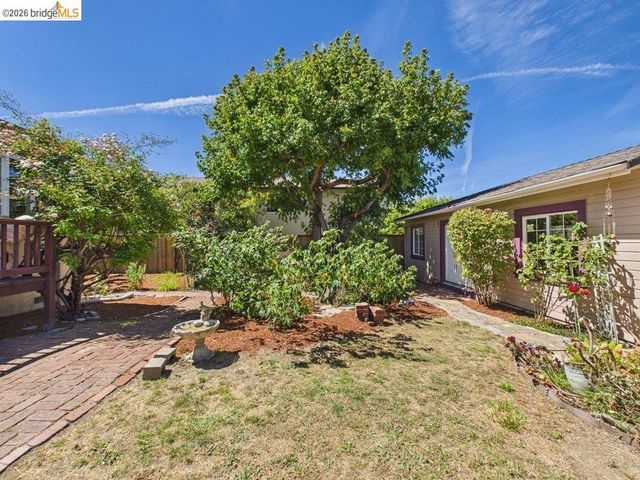 3621 Rhoda Ave, Oakland, CA 94602
