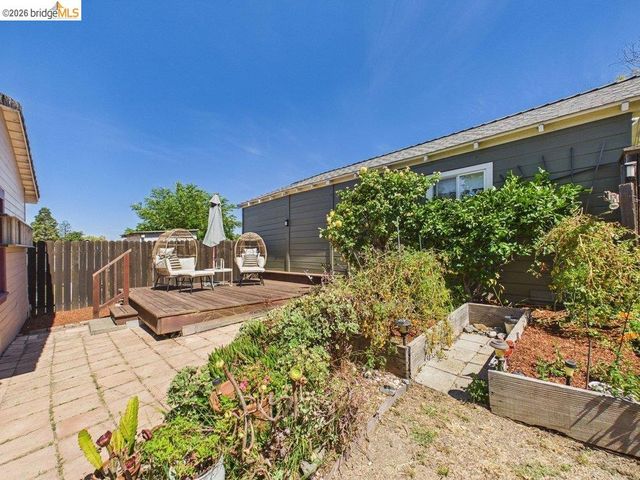 3621 Rhoda Ave, Oakland, CA 94602