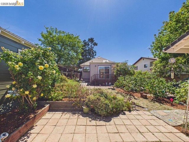 3621 Rhoda Ave, Oakland, CA 94602