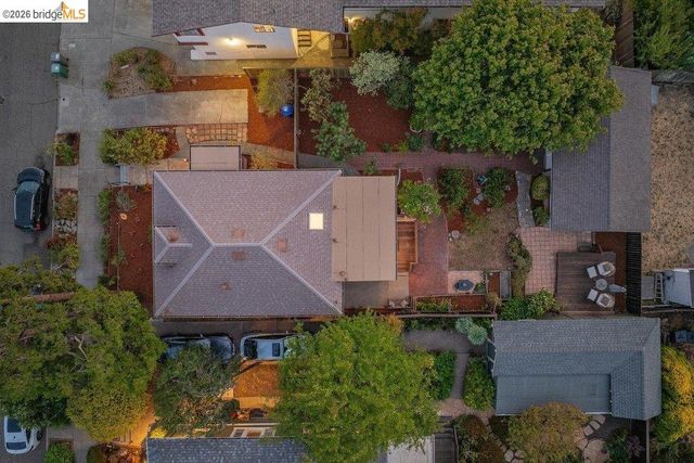 3621 Rhoda Ave, Oakland, CA 94602