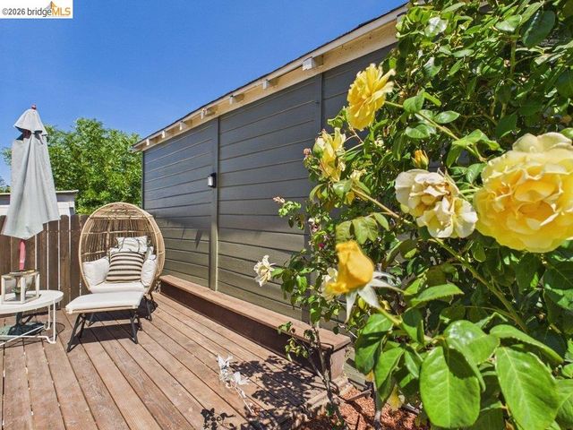 3621 Rhoda Ave, Oakland, CA 94602