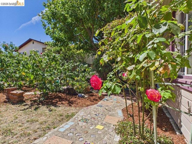 3621 Rhoda Ave, Oakland, CA 94602