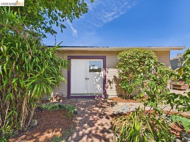 3621 Rhoda Ave, Oakland, CA 94602