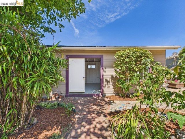 3621 Rhoda Ave, Oakland, CA 94602