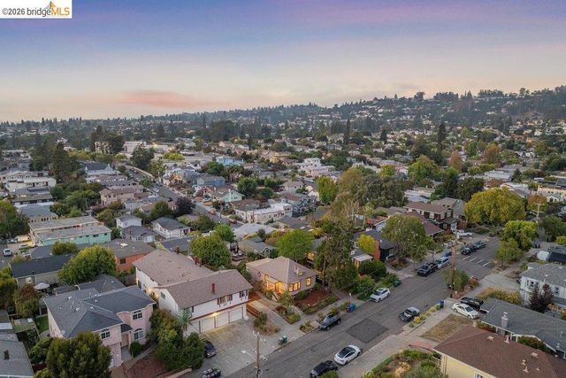 3621 Rhoda Ave, Oakland, CA 94602