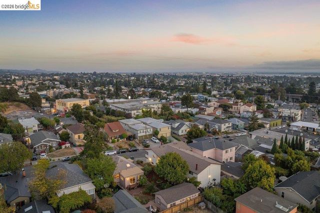 3621 Rhoda Ave, Oakland, CA 94602