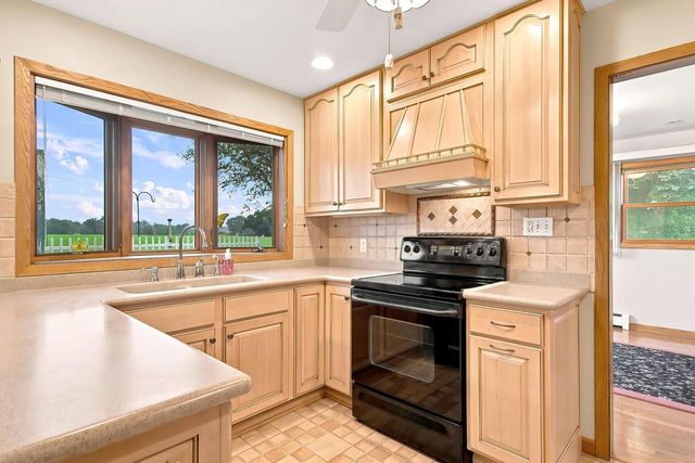 1810 Richmond ROAD, Twin Lakes, WI 53181