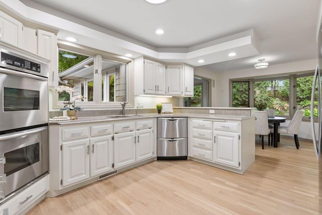 16318 Limerick Lane, Minnetonka, MN 55345