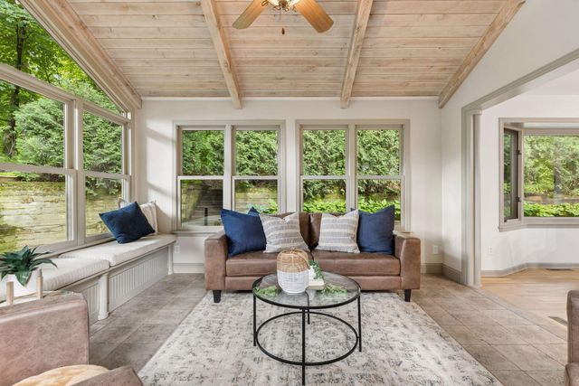 16318 Limerick Lane, Minnetonka, MN 55345