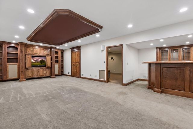 16318 Limerick Lane, Minnetonka, MN 55345