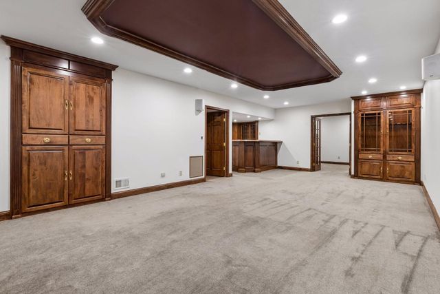 16318 Limerick Lane, Minnetonka, MN 55345