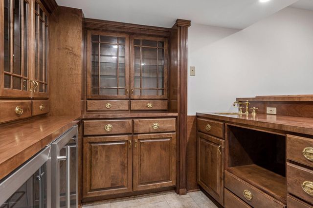16318 Limerick Lane, Minnetonka, MN 55345