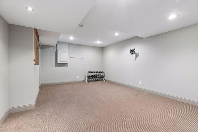 16318 Limerick Lane, Minnetonka, MN 55345