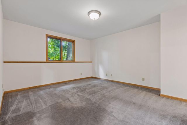 16318 Limerick Lane, Minnetonka, MN 55345