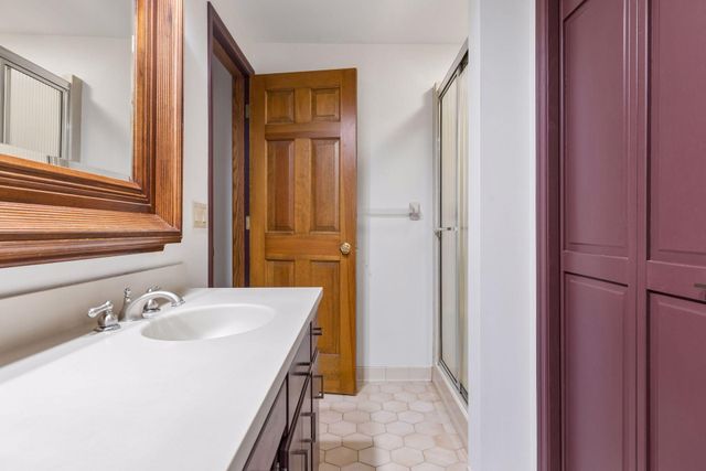 16318 Limerick Lane, Minnetonka, MN 55345