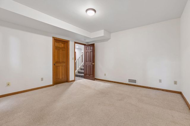 16318 Limerick Lane, Minnetonka, MN 55345
