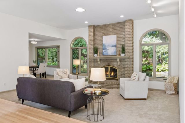 16318 Limerick Lane, Minnetonka, MN 55345