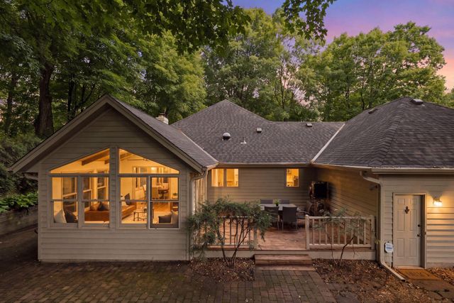 16318 Limerick Lane, Minnetonka, MN 55345