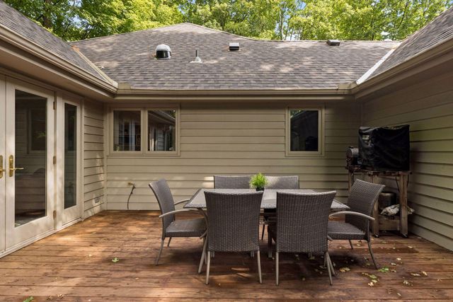 16318 Limerick Lane, Minnetonka, MN 55345