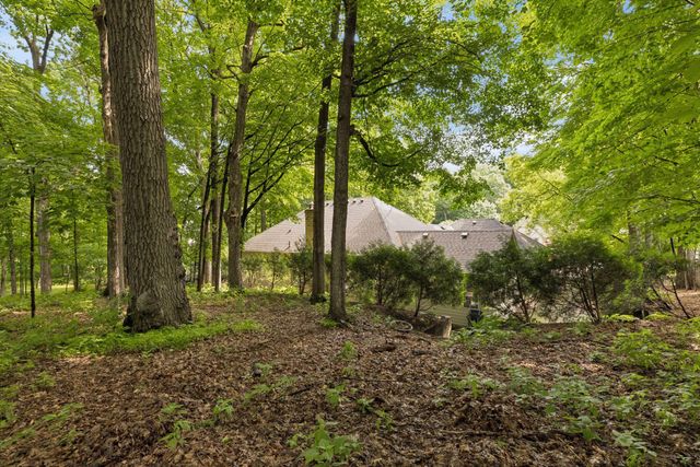 16318 Limerick Lane, Minnetonka, MN 55345