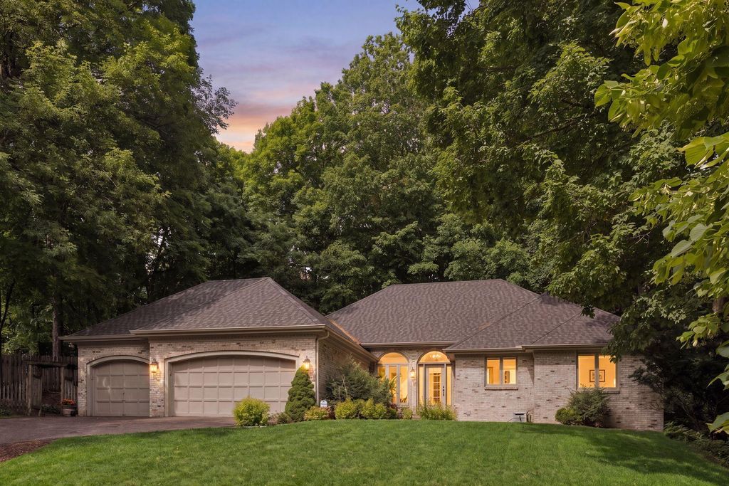 16318 Limerick Lane, Minnetonka, MN 55345